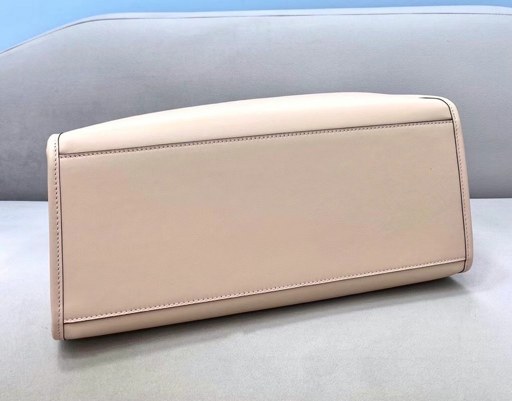 F**di sunshine medium shopper bag in beige calfskin