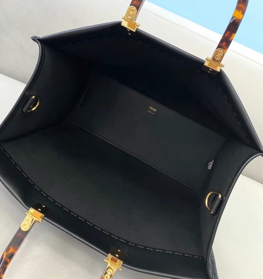F**di sunshine medium shopper bag in black calfskin