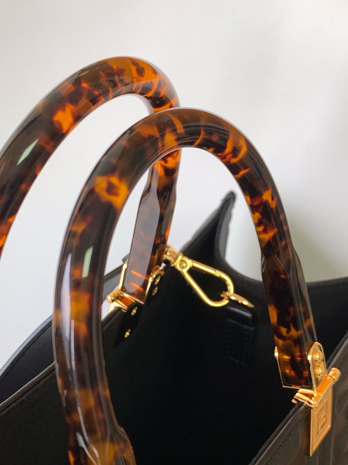 F**di sunshine medium tote bag in black ff calfskin