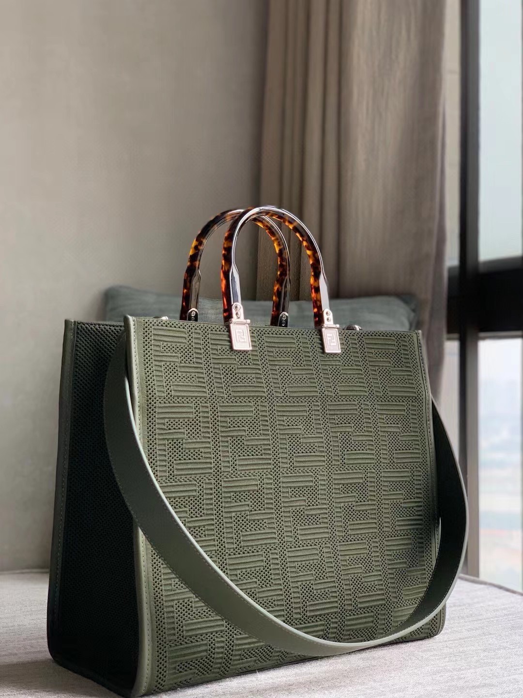 F**di sunshine medium shopper bag in green ff fabric