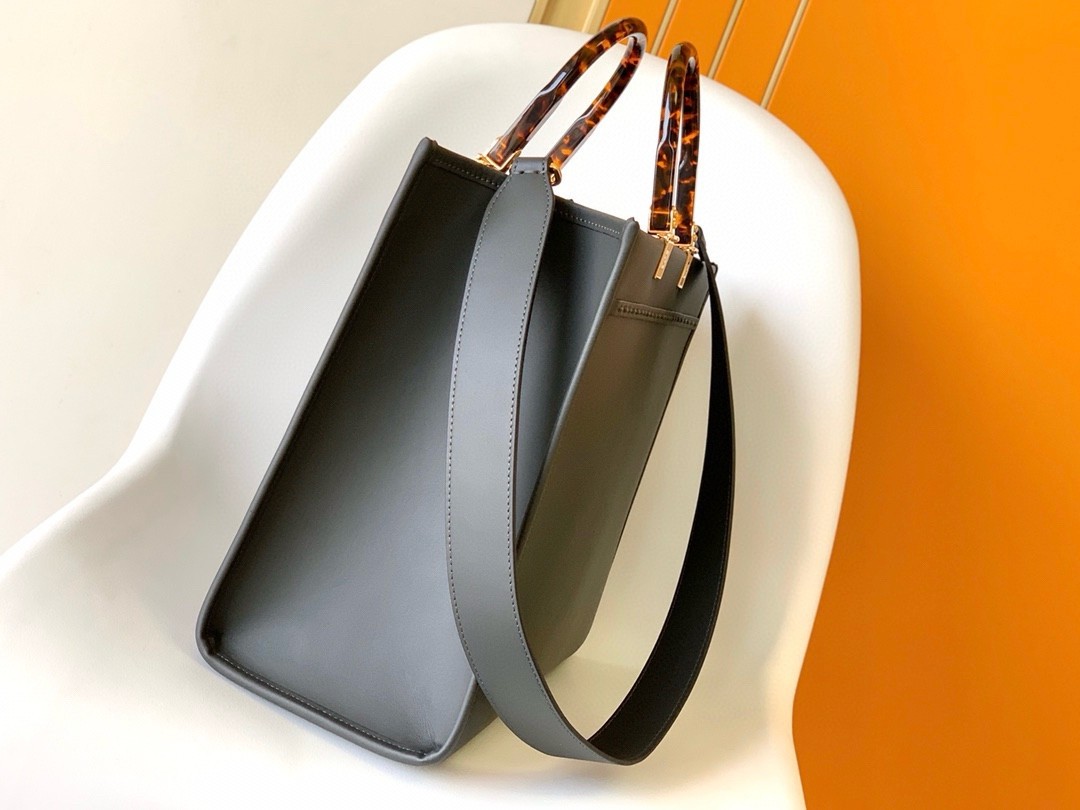 F**di sunshine medium tote bag in black leather with python logo