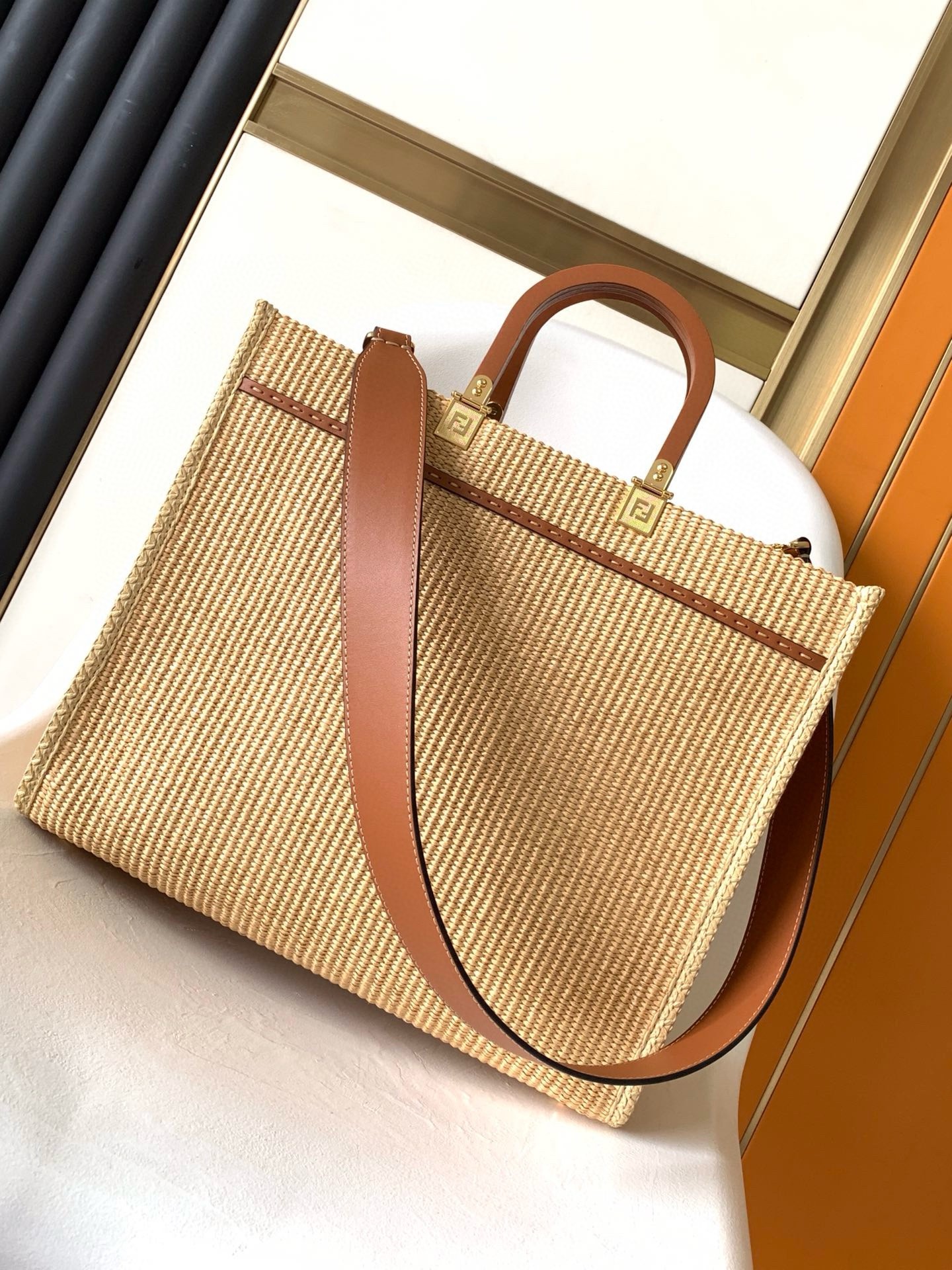 F**di sunshine medium tote bag in natural straw