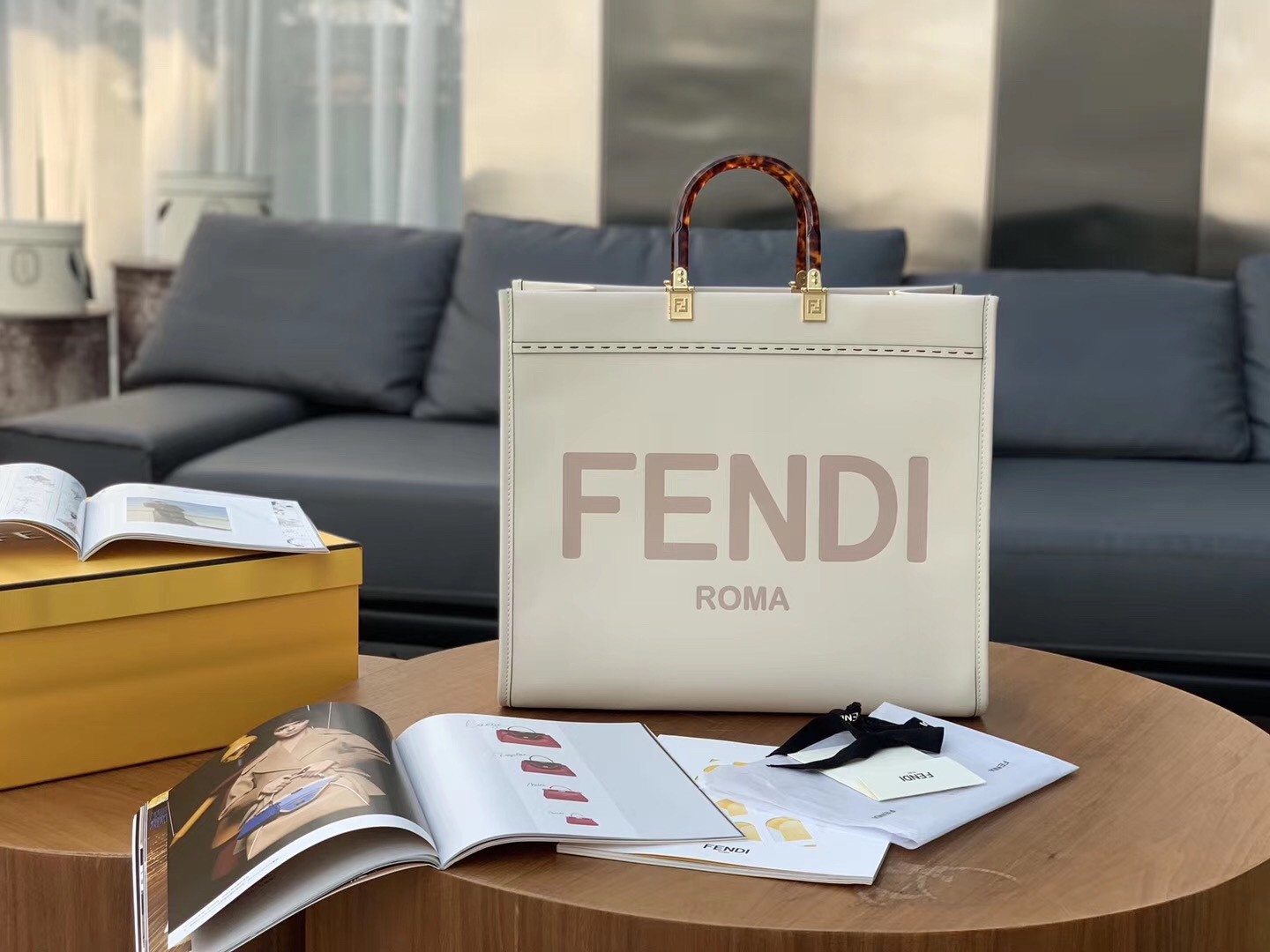 F**di sunshine shopper bag in white calfskin