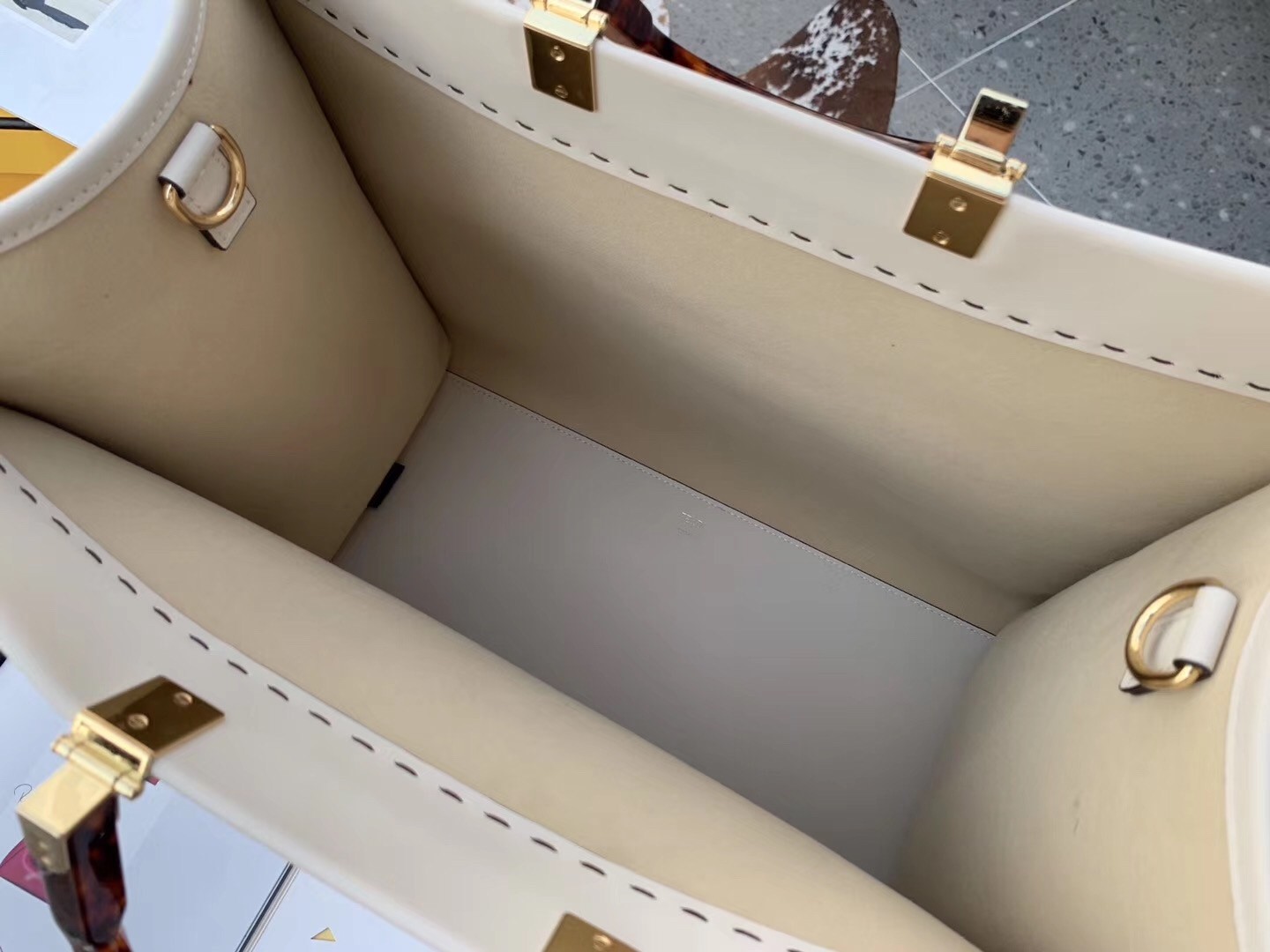 F**di sunshine shopper bag in white calfskin