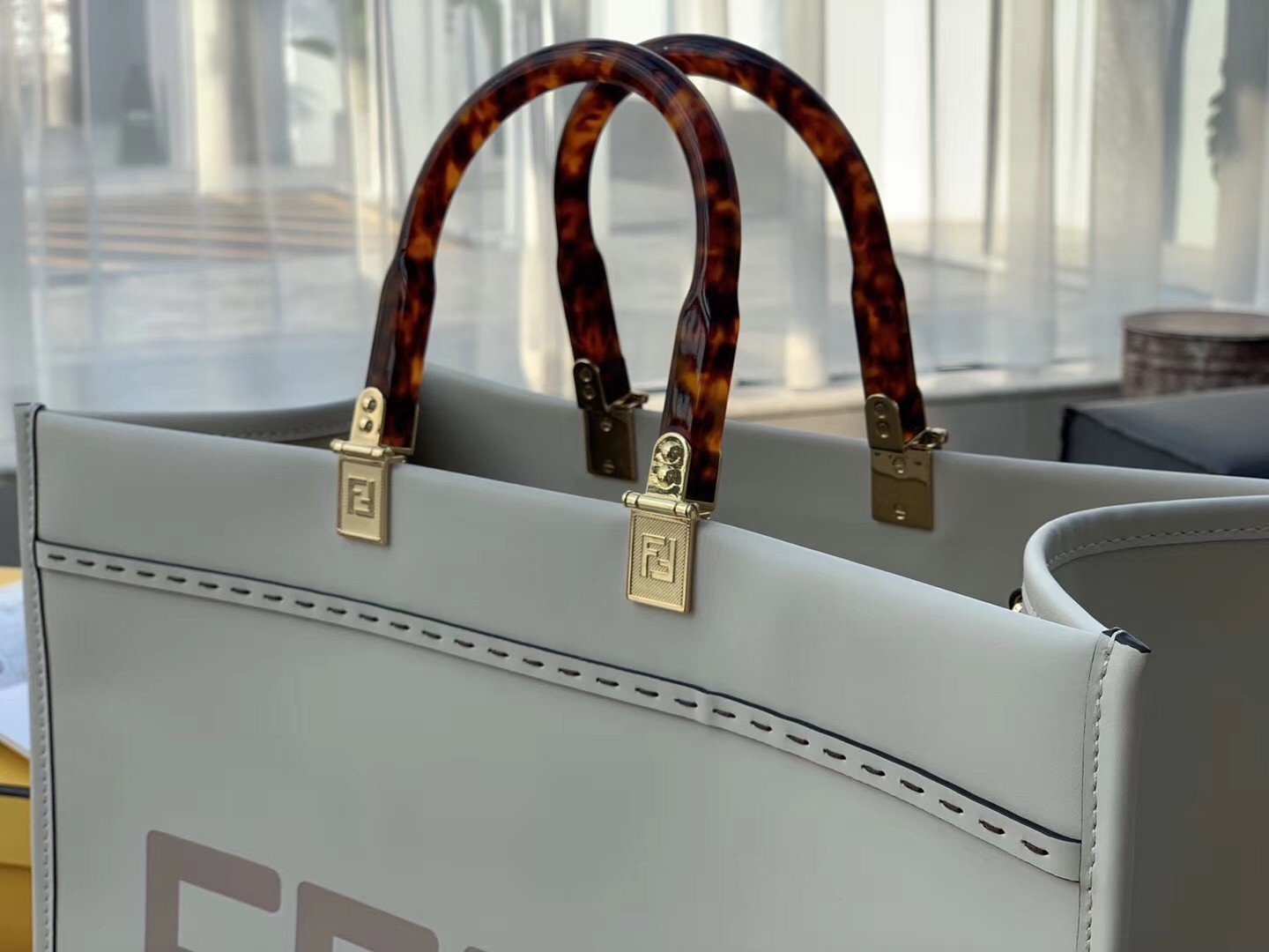 F**di sunshine shopper bag in white calfskin
