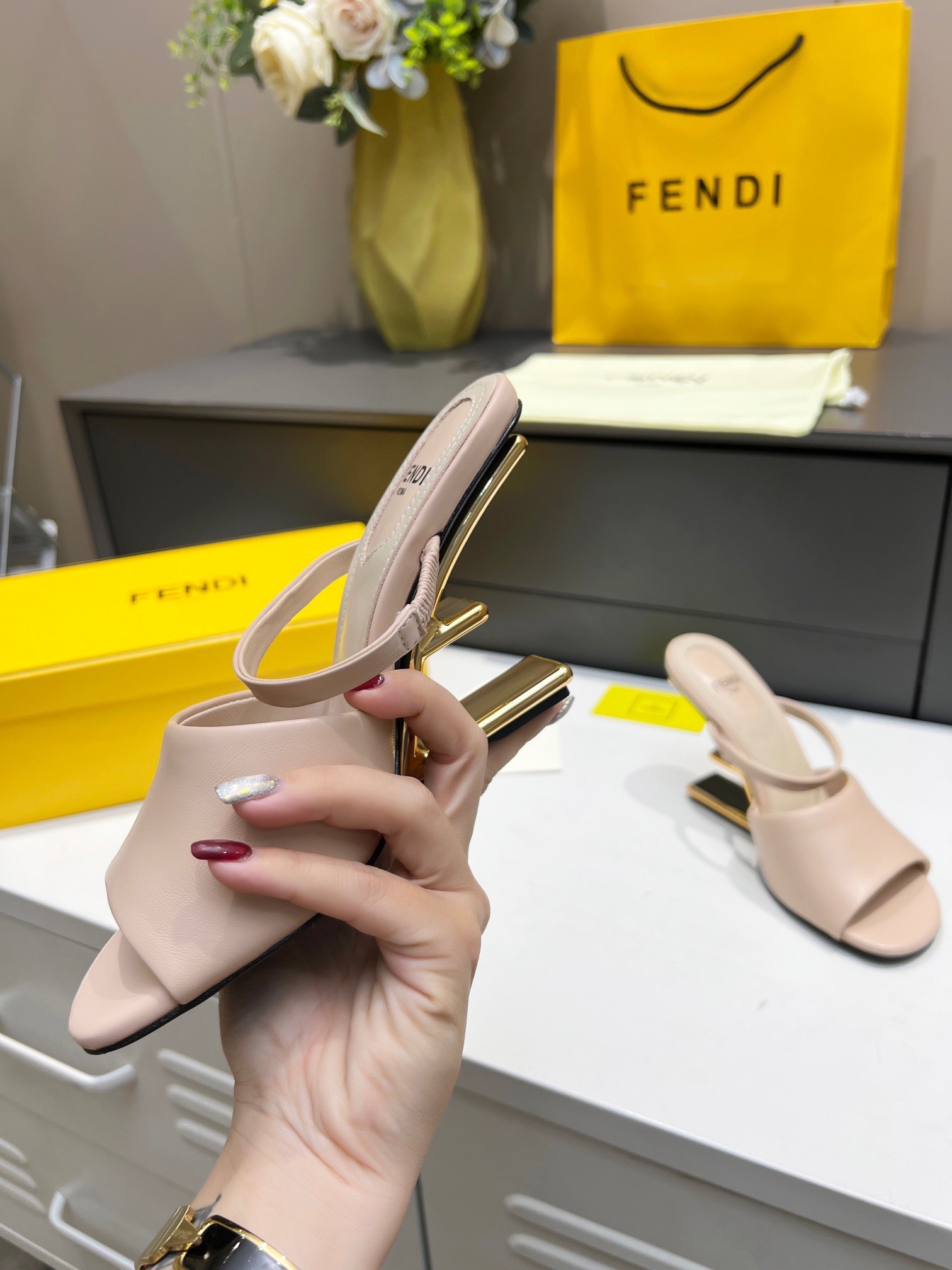 F**di first sandals 95mm in poudre calfskin