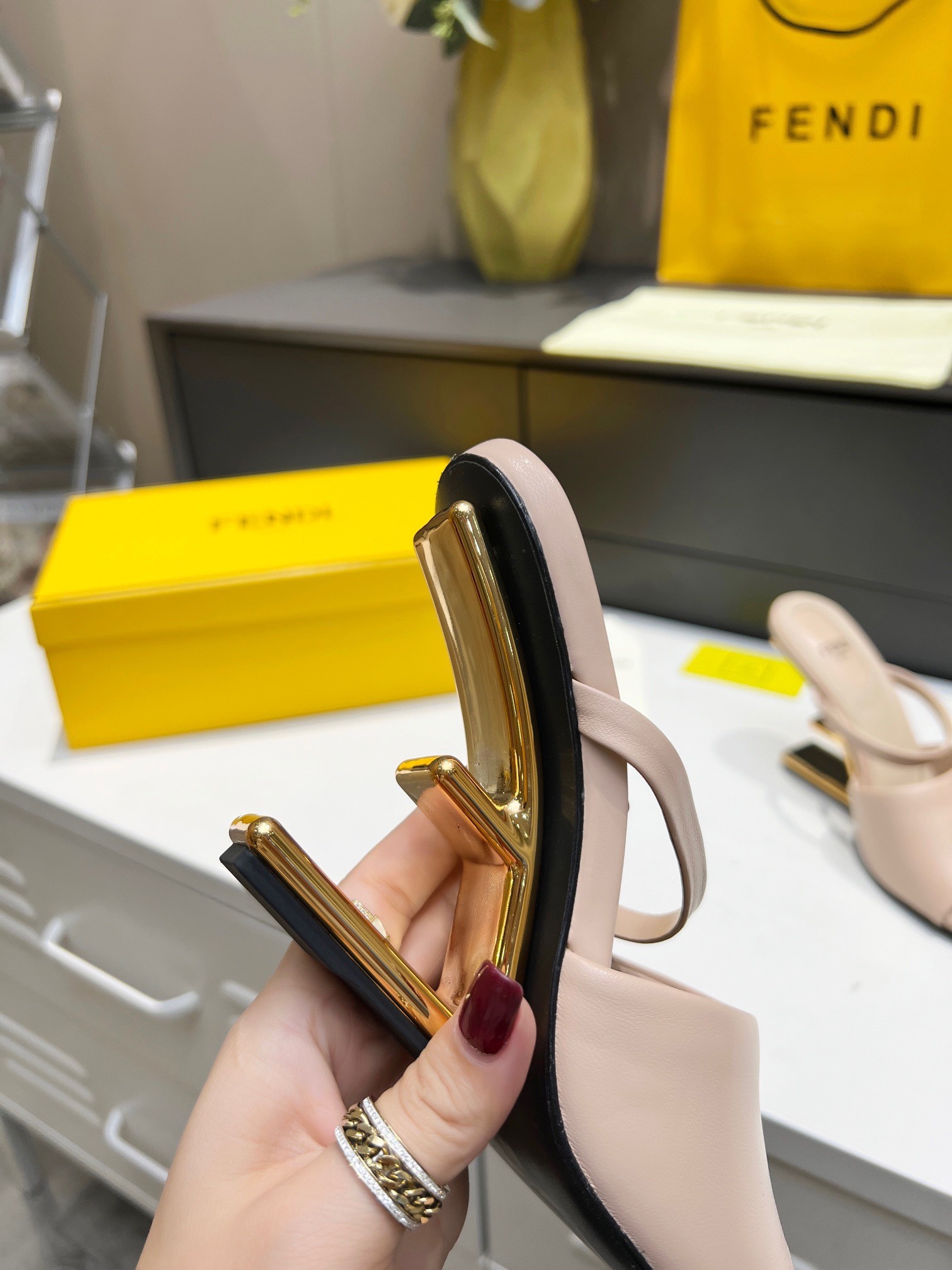 F**di first sandals 95mm in poudre calfskin