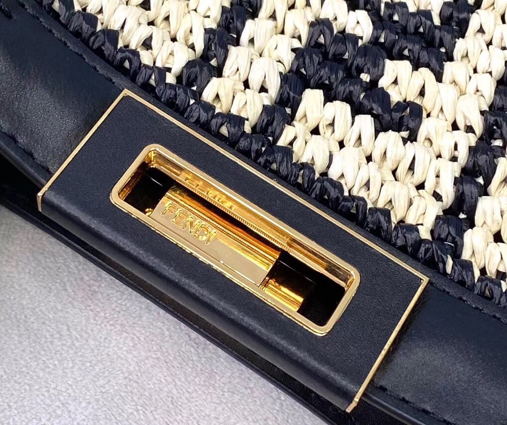 F**di peekaboo x-tote shopper in black ff raffia