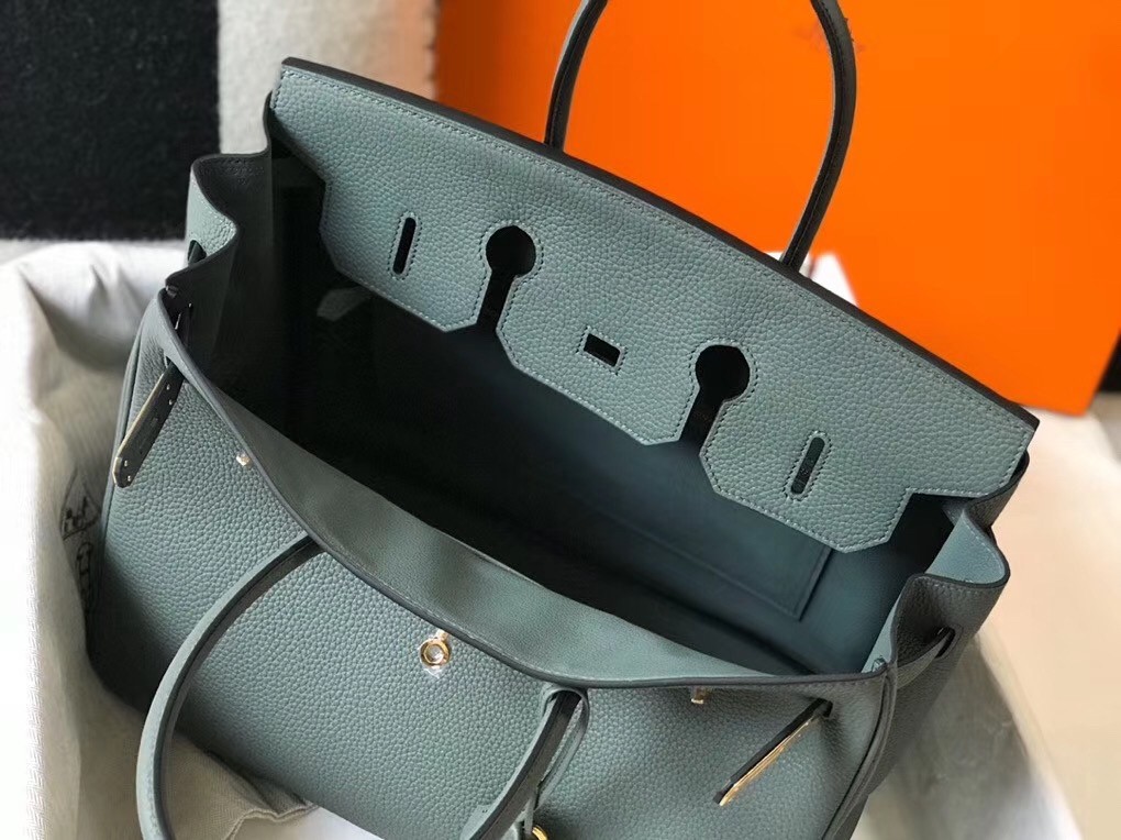 H**mes birkin 35cm bag in vert amande clemence leather