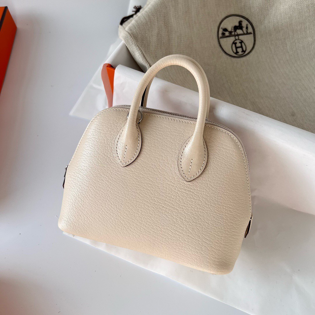 H**mes bolide 1923 mini handmade bag in craie chevre mysore leather