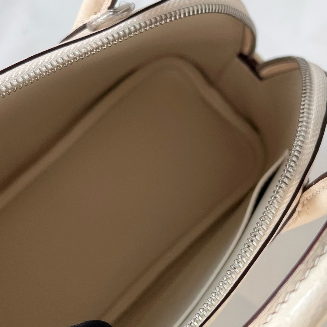 H**mes bolide 1923 mini handmade bag in craie chevre mysore leather