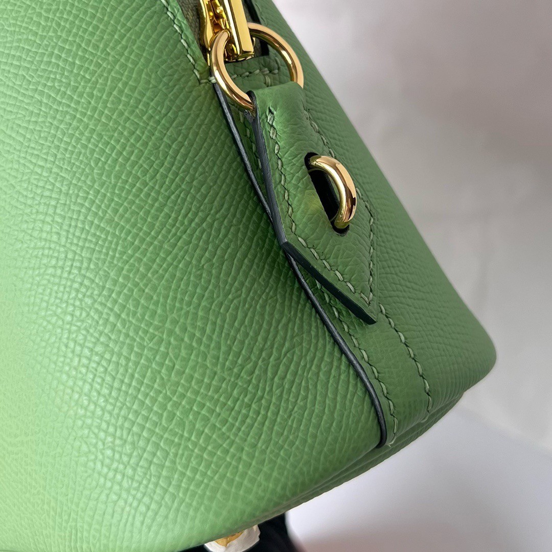 H**mes bolide 1923 25 handmade bag in vert criquet epsom calfskin