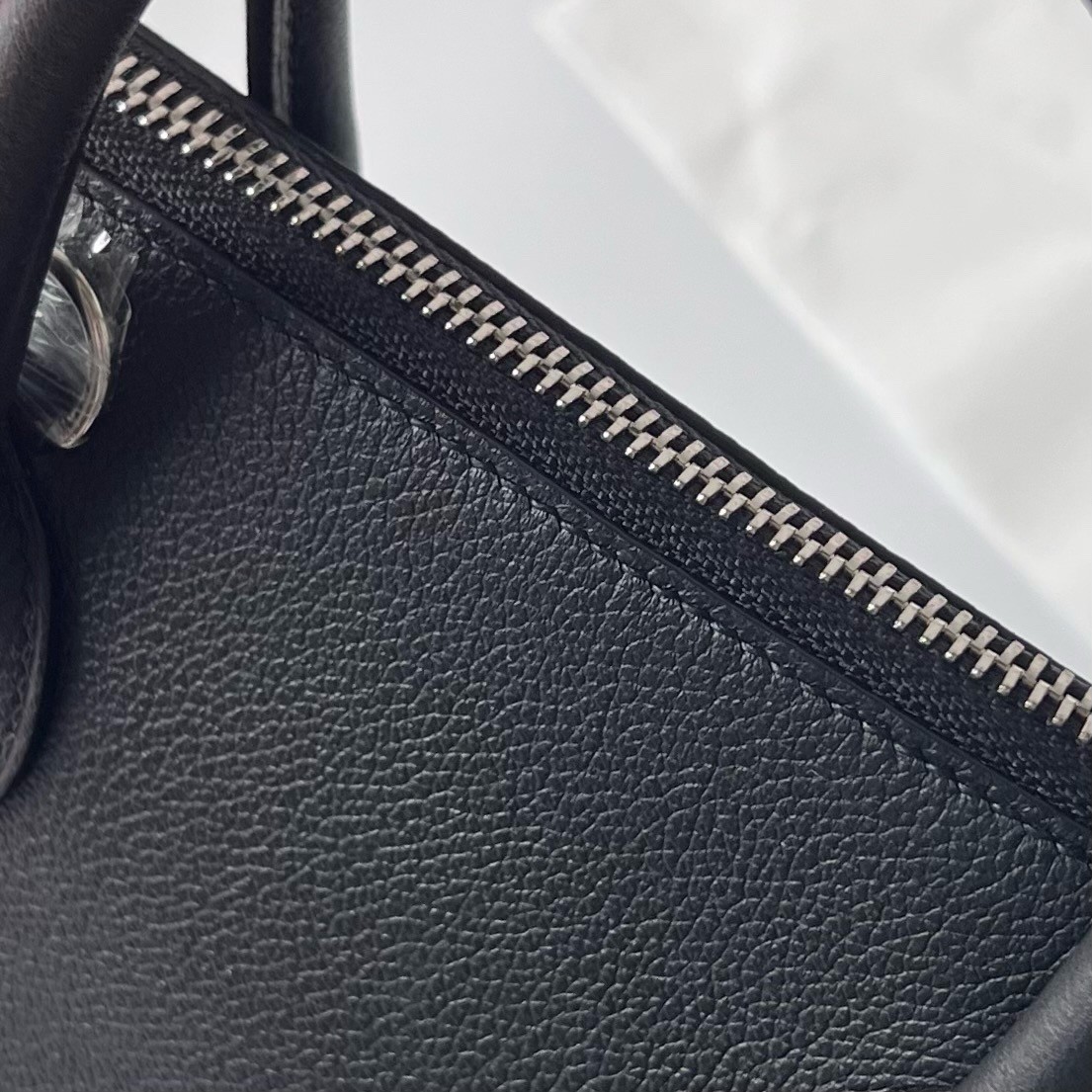 H**mes bolide 1923 25 handmade bag in black evercolor calfskin