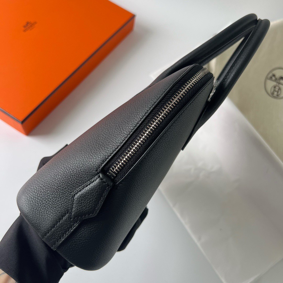 H**mes bolide 1923 25 handmade bag in black evercolor calfskin