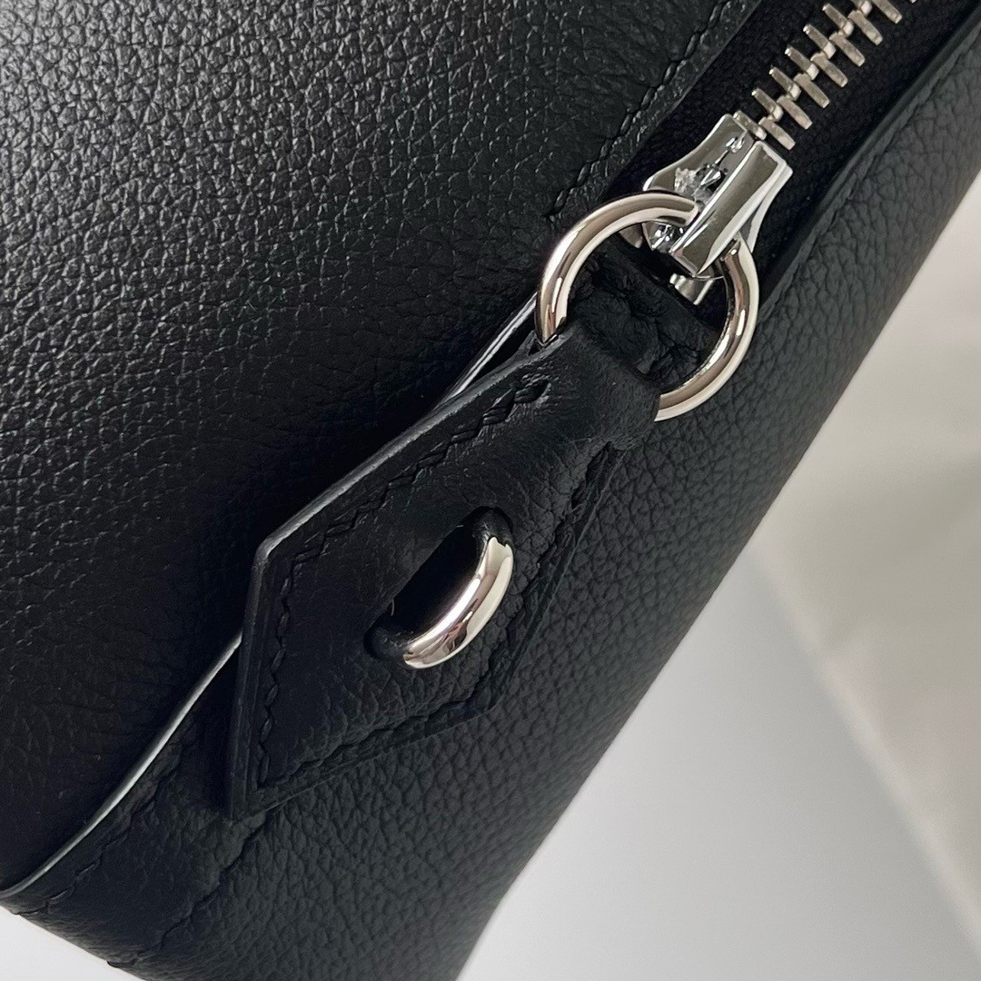 H**mes bolide 1923 25 handmade bag in black evercolor calfskin