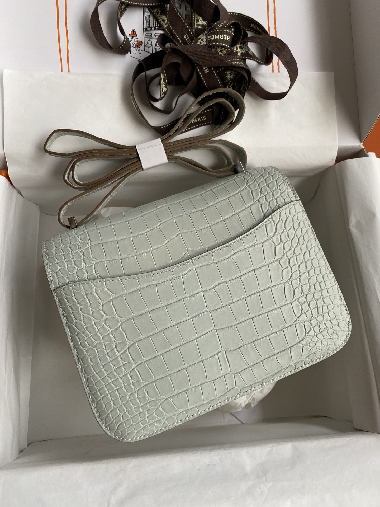 H**mes constance 18 handmade bag in gris neve matte alligator leather