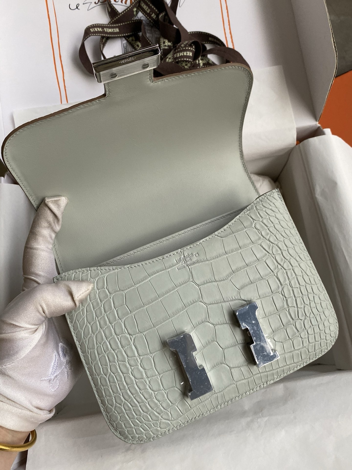 H**mes constance 18 handmade bag in gris neve matte alligator leather