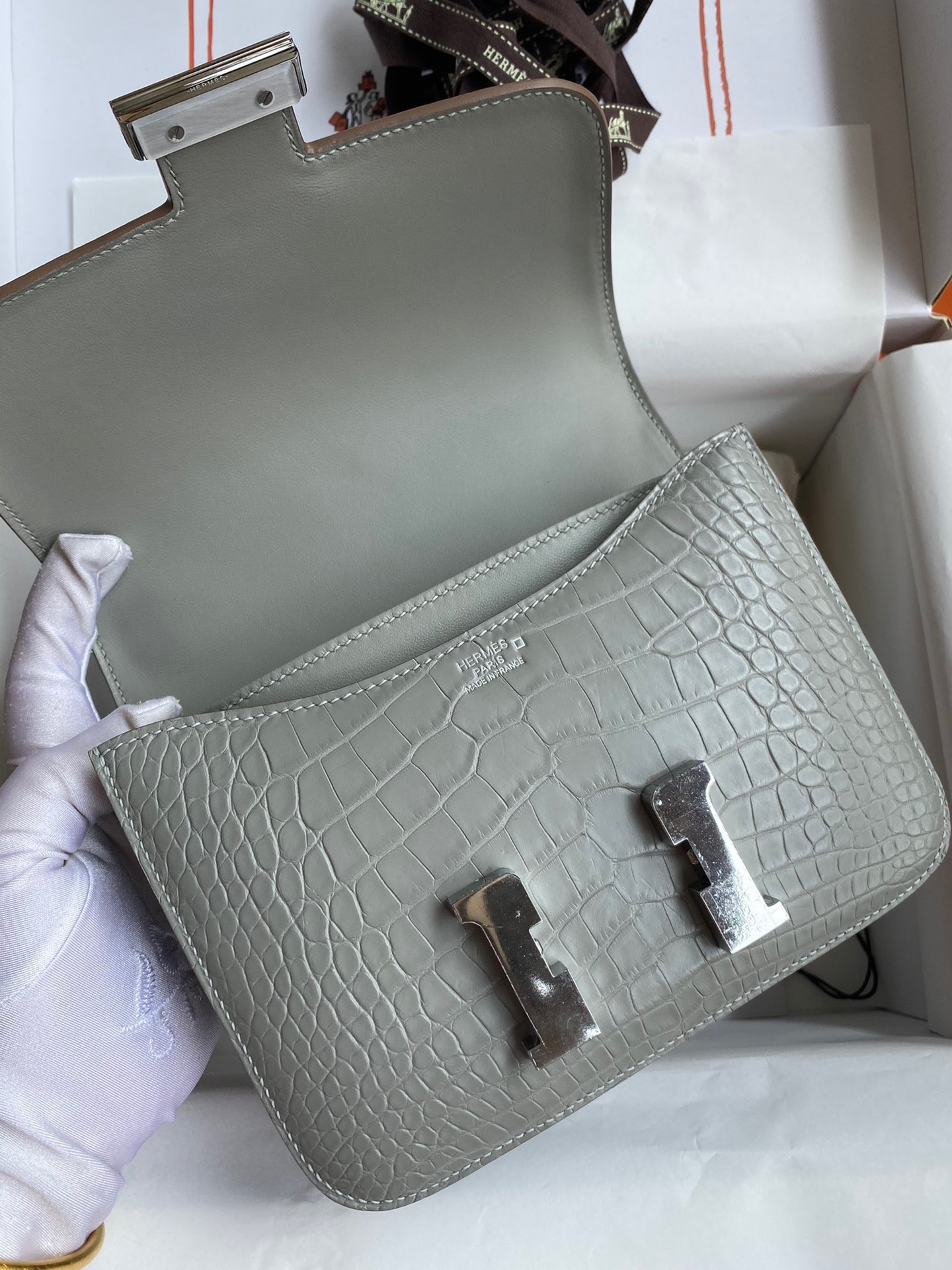 H**mes constance 18 handmade bag in grey matte alligator leather