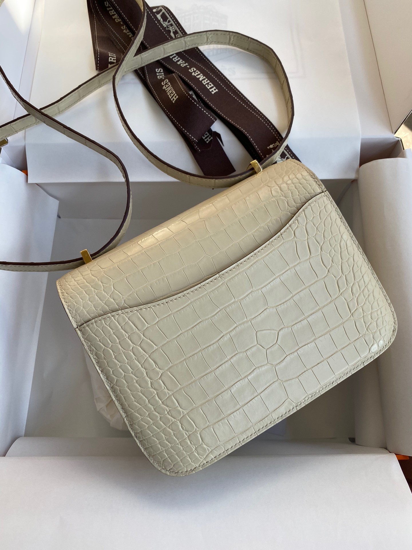 H**mes constance 18 handmade bag in vanille matte alligator leather