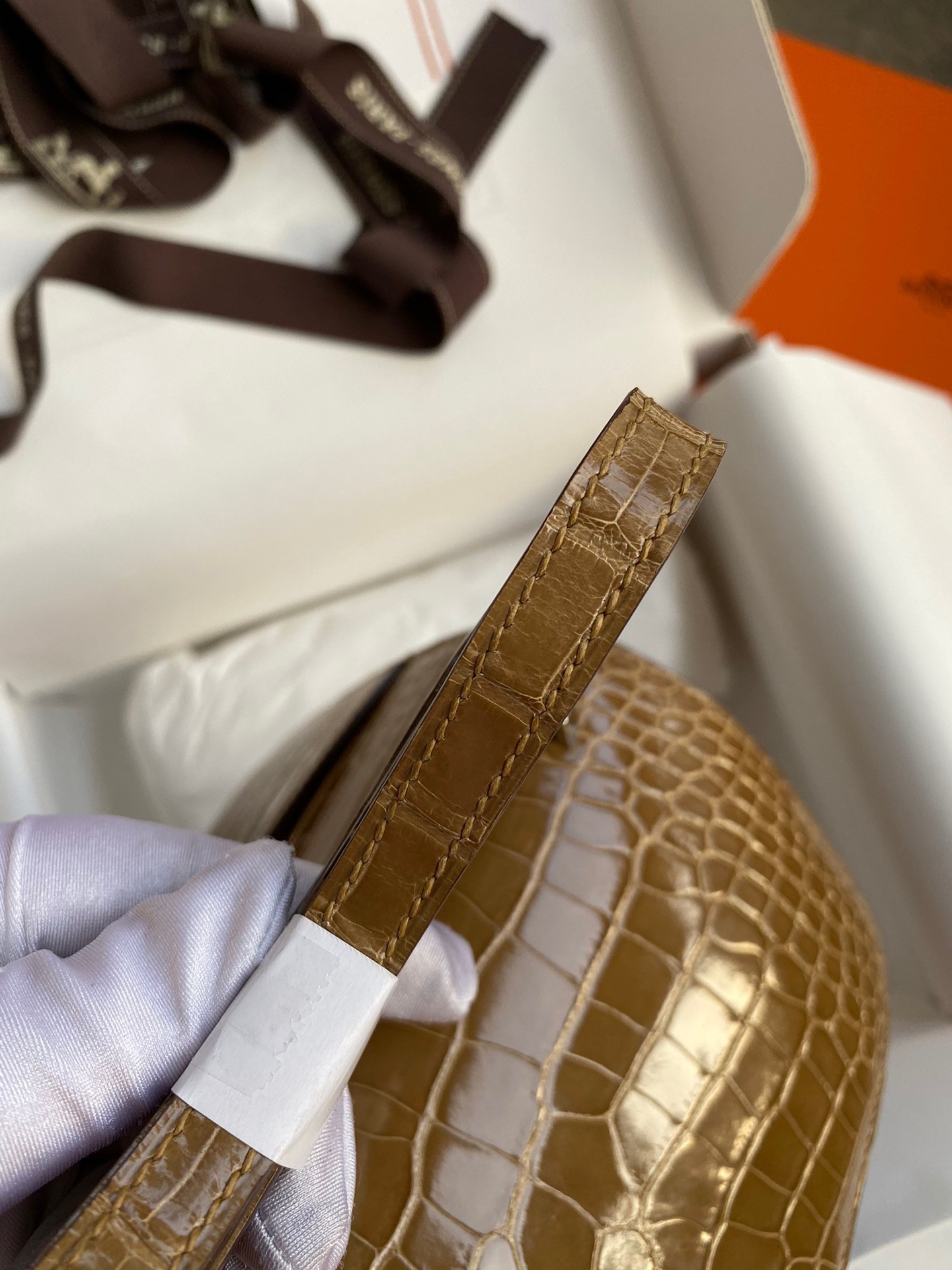 H**mes constance 18 handmade bag in beige shiny alligator leather