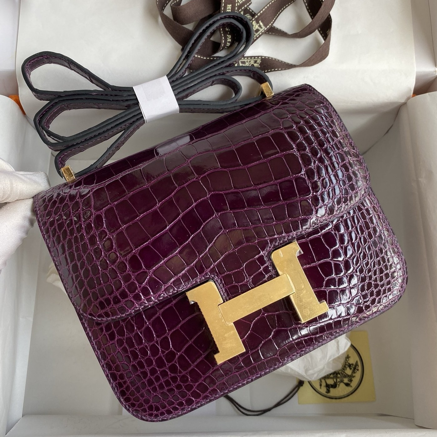 H**mes constance 18 handmade bag in cassis shiny alligator leather