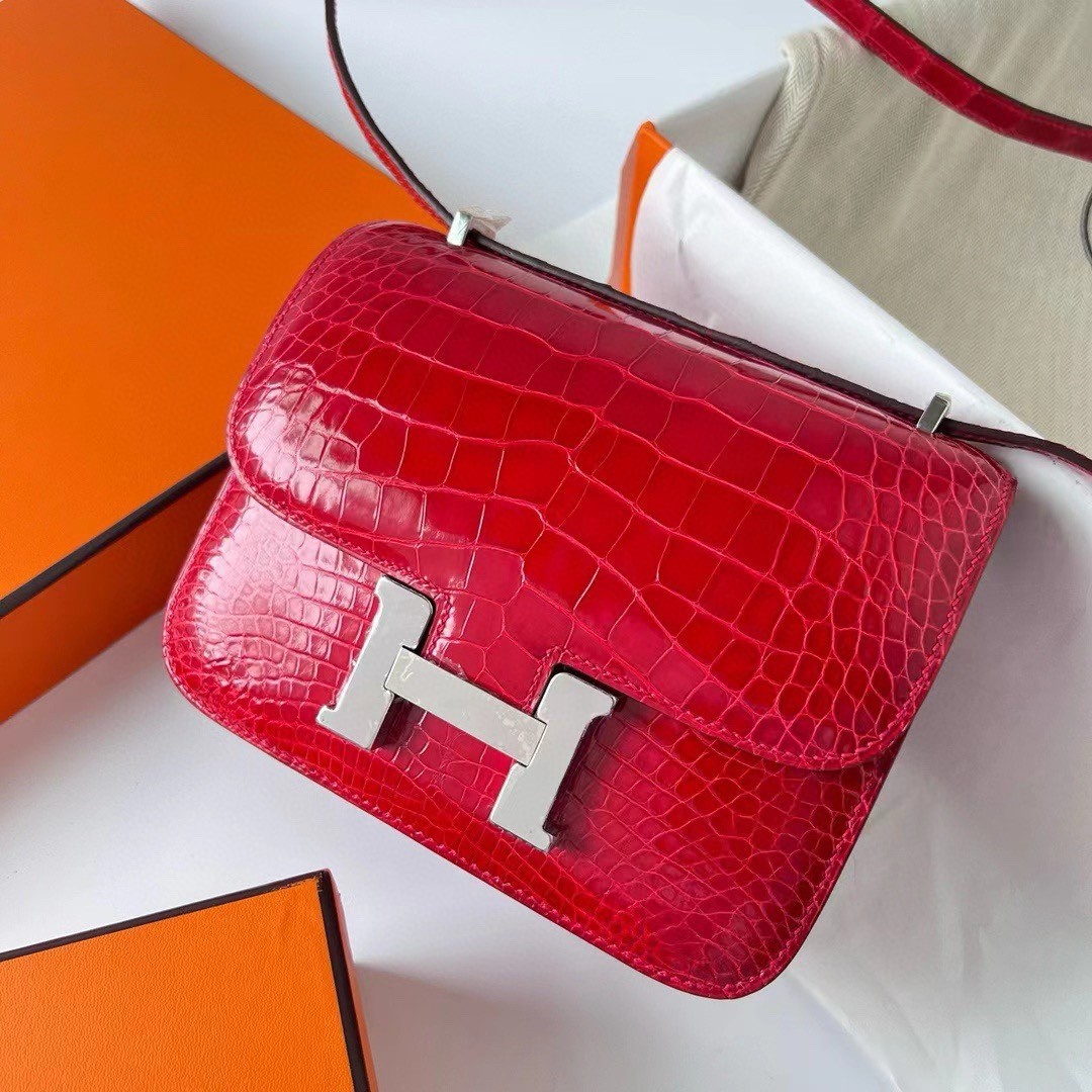 H**mes constance 18 handmade bag in red shiny alligator leather