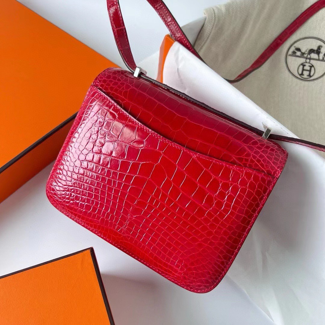 H**mes constance 18 handmade bag in red shiny alligator leather