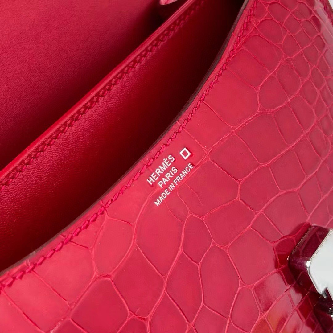 H**mes constance 18 handmade bag in red shiny alligator leather