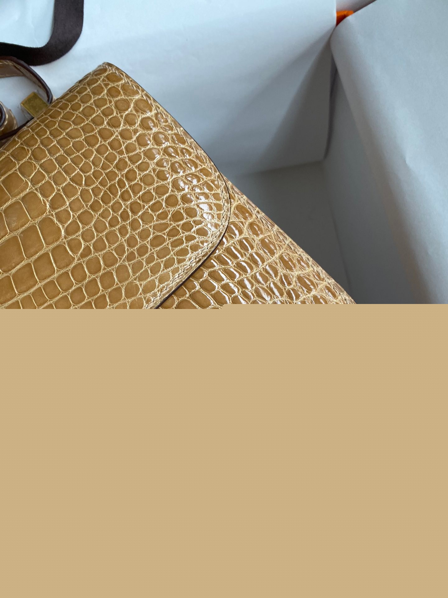 H**mes constance 24 handmade bag in beige shiny alligator leather