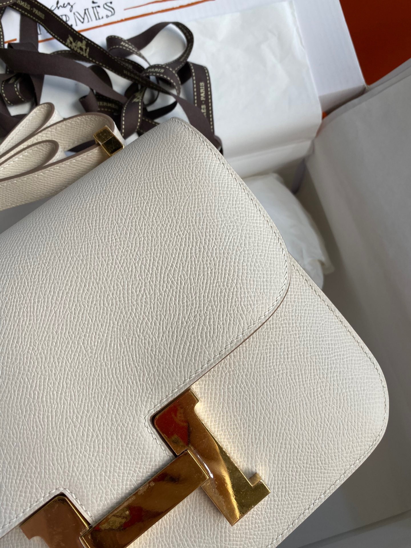H**mes constance 24 handmade bag in craie epsom calfskin