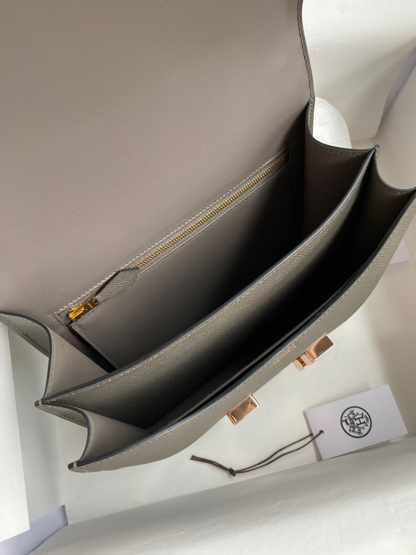 H**mes constance 24 handmade bag in etain epsom calfskin