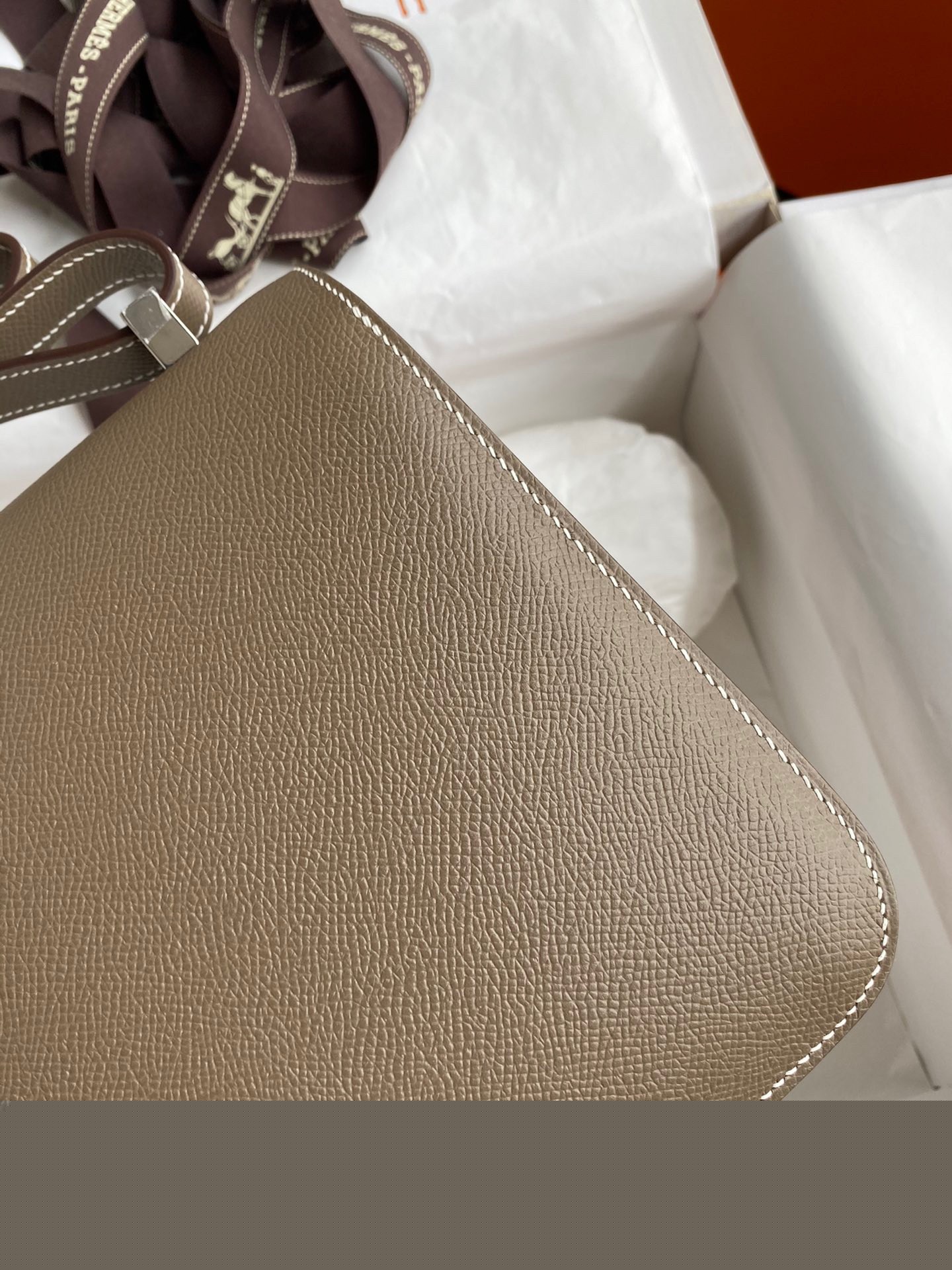H**mes constance 24 handmade bag in taupe epsom calfskin