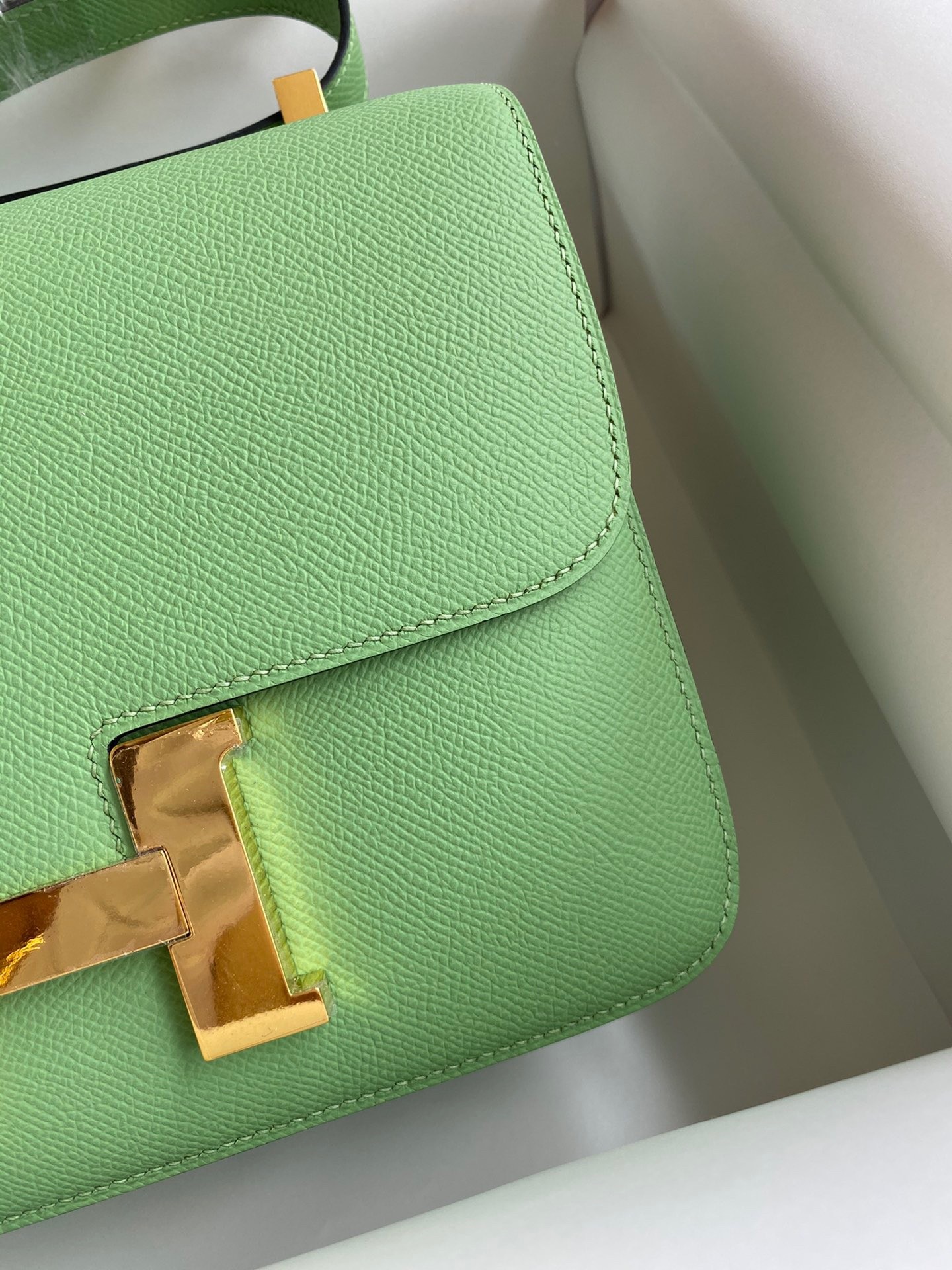 H**mes constance 24 handmade bag in vert criquet epsom calfskin