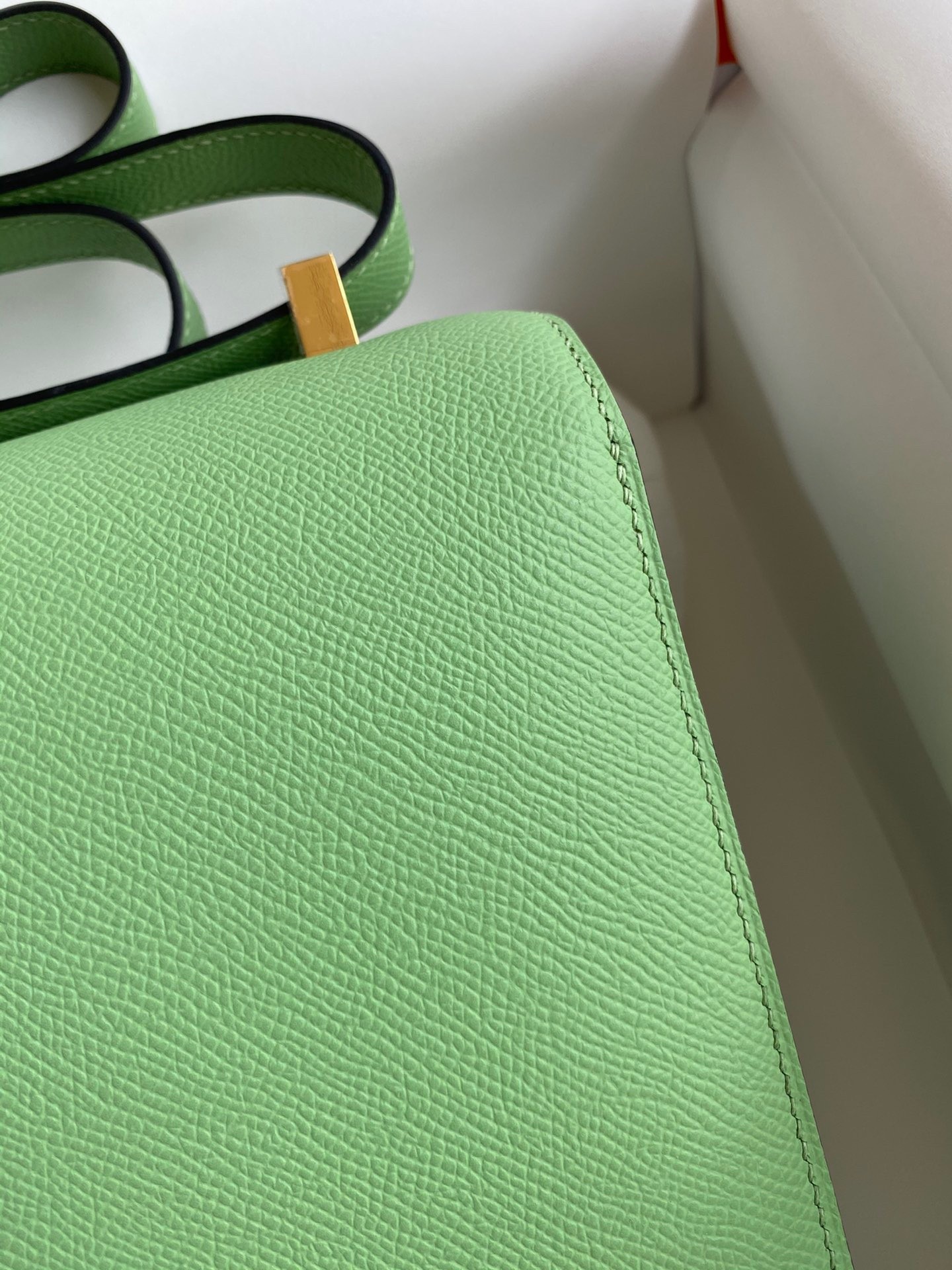 H**mes constance 24 handmade bag in vert criquet epsom calfskin