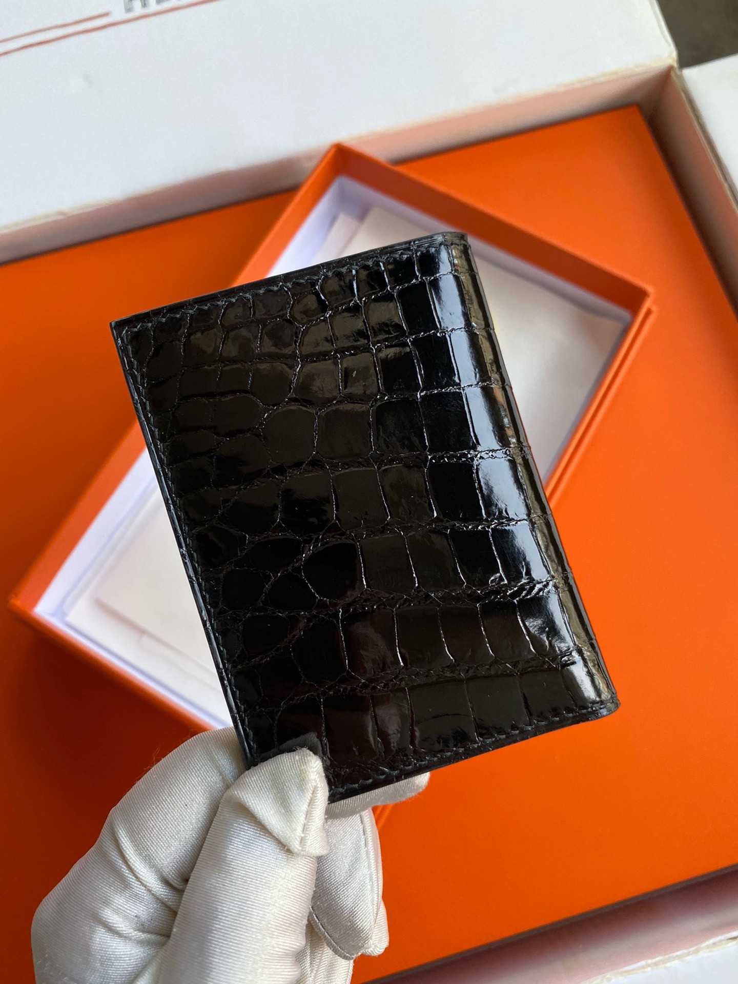 H**mes mc² euclide card holder in black shiny alligator leather