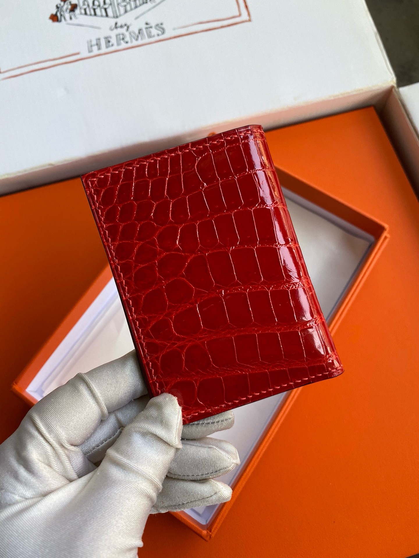 H**mes mc² euclide card holder in red shiny alligator leather