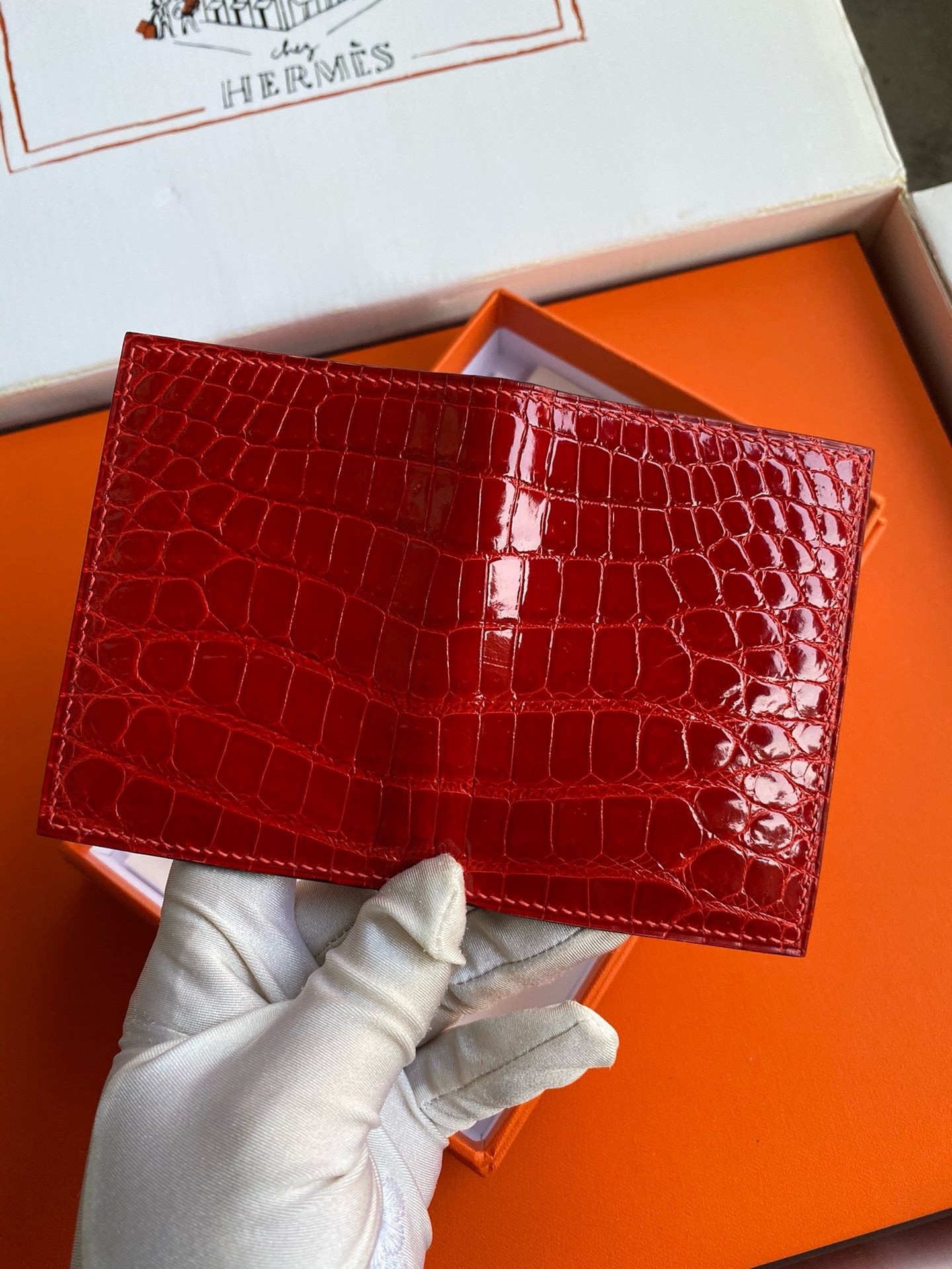 H**mes mc² euclide card holder in red shiny alligator leather