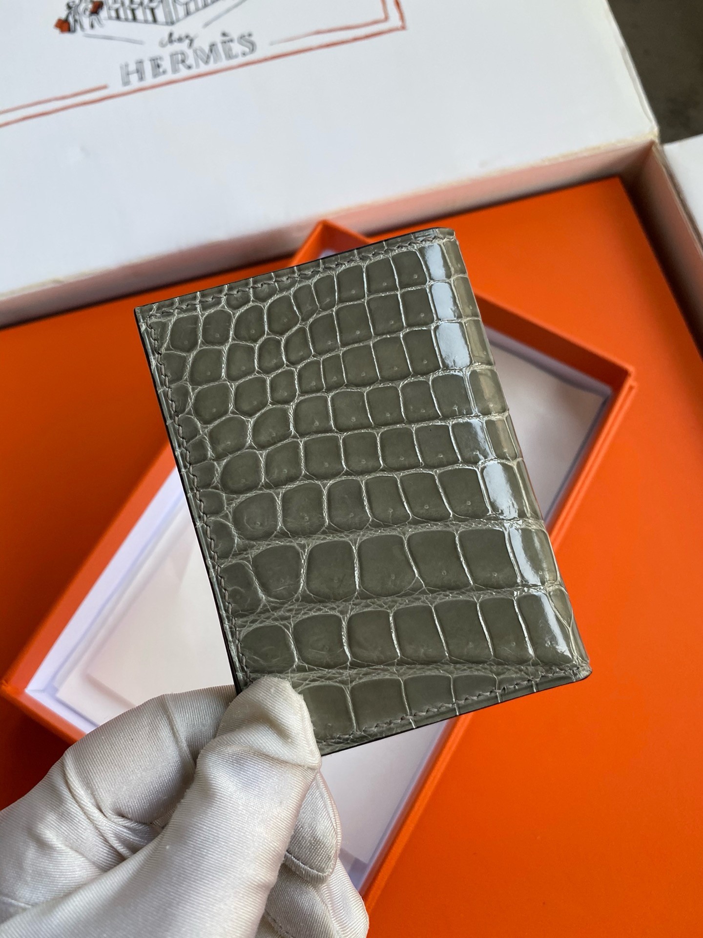 H**mes mc² euclide card holder in tourterelle shiny alligator leather