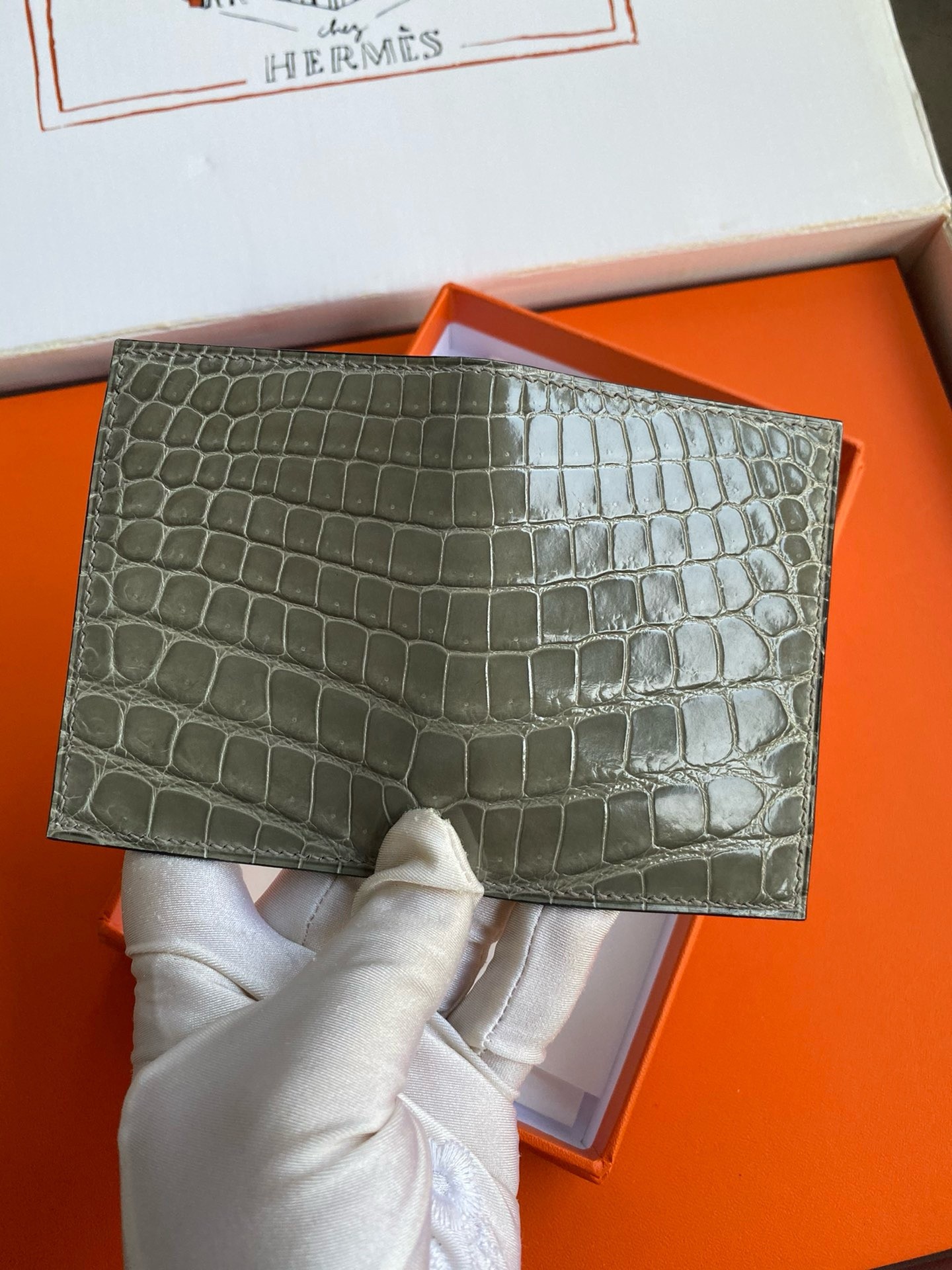 H**mes mc² euclide card holder in tourterelle shiny alligator leather