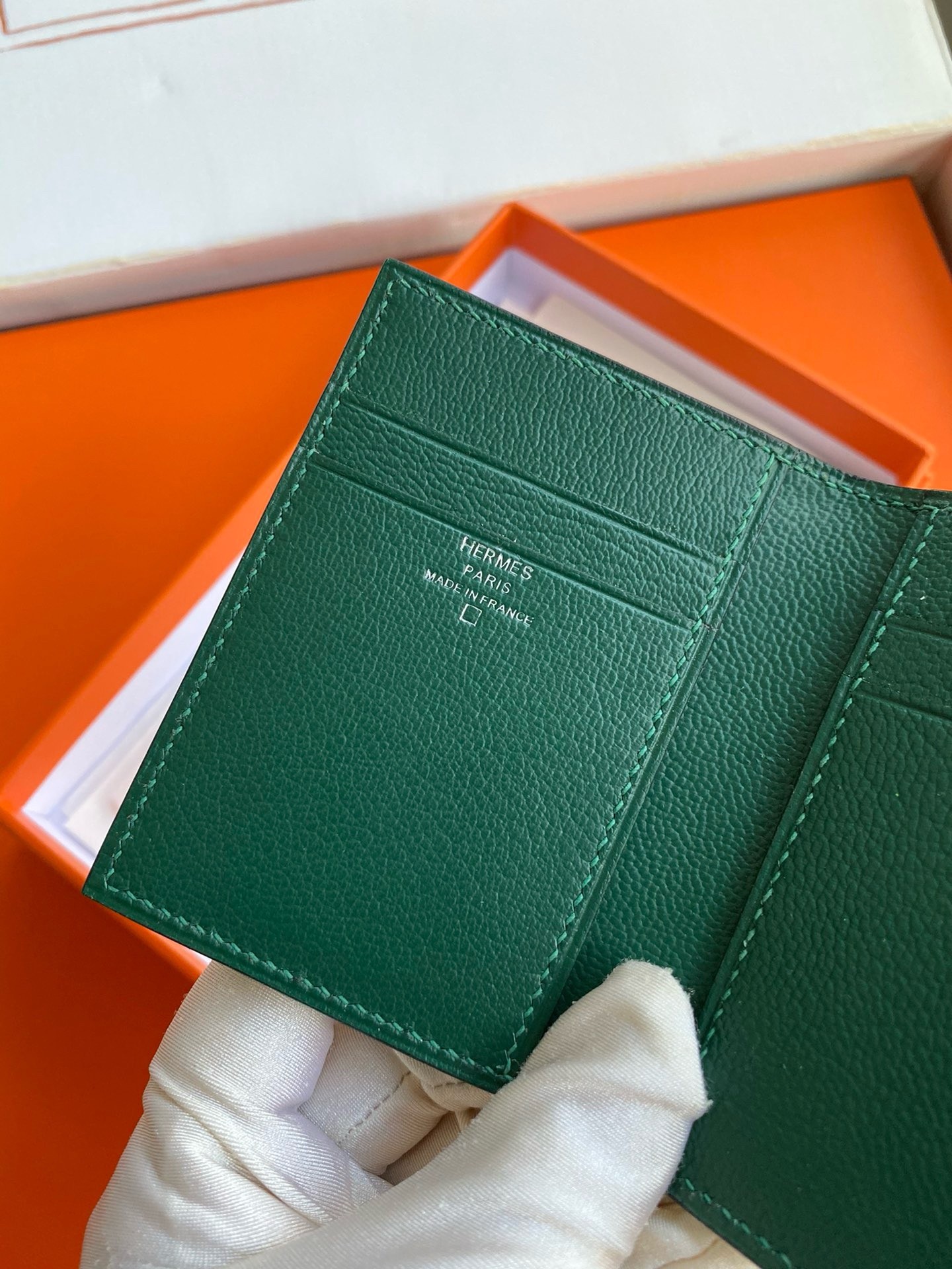 H**mes mc² euclide card holder in vert emeraud shiny alligator leather