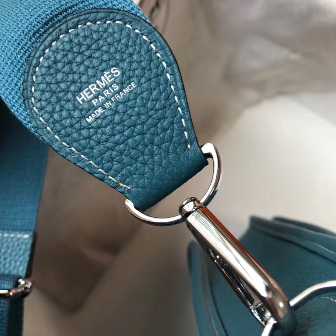 H**mes evelyne iii 29 pm bag in blue jean clemence leather