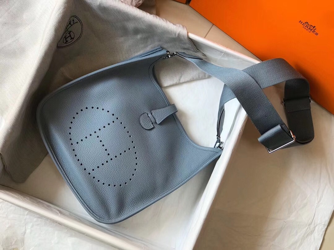 H**mes evelyne iii 29 pm bag in blue lin clemence leather