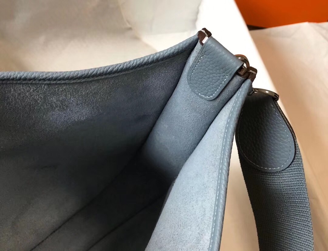 H**mes evelyne iii 29 pm bag in blue lin clemence leather