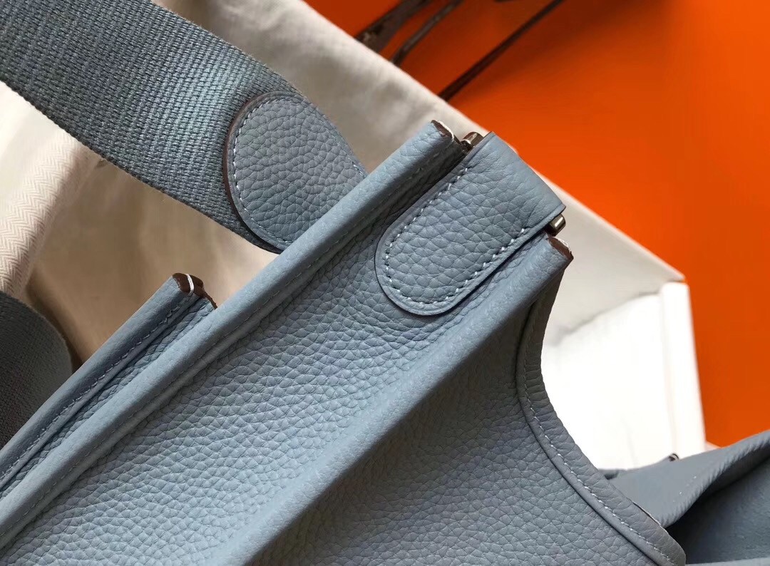 H**mes evelyne iii 29 pm bag in blue lin clemence leather