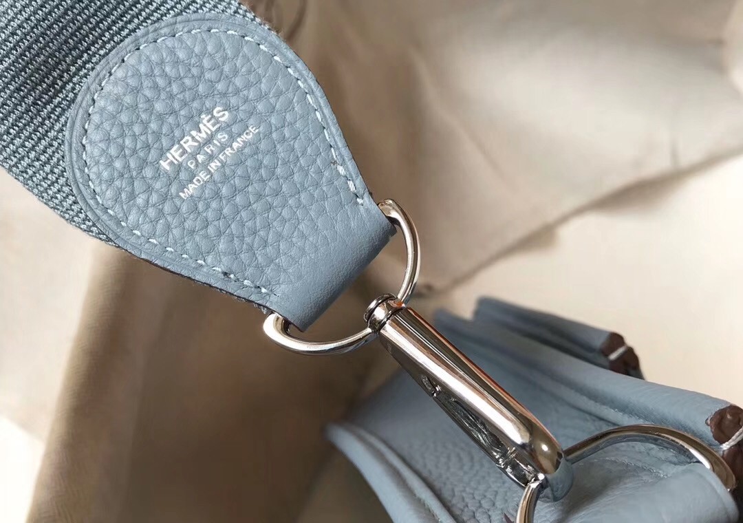 H**mes evelyne iii 29 pm bag in blue lin clemence leather