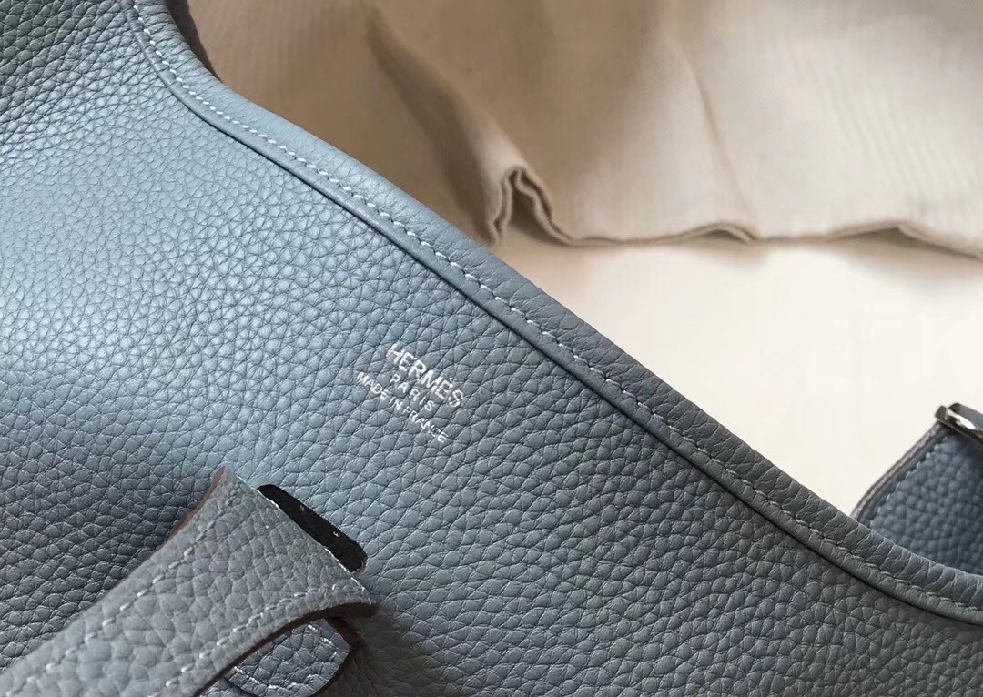 H**mes evelyne iii 29 pm bag in blue lin clemence leather