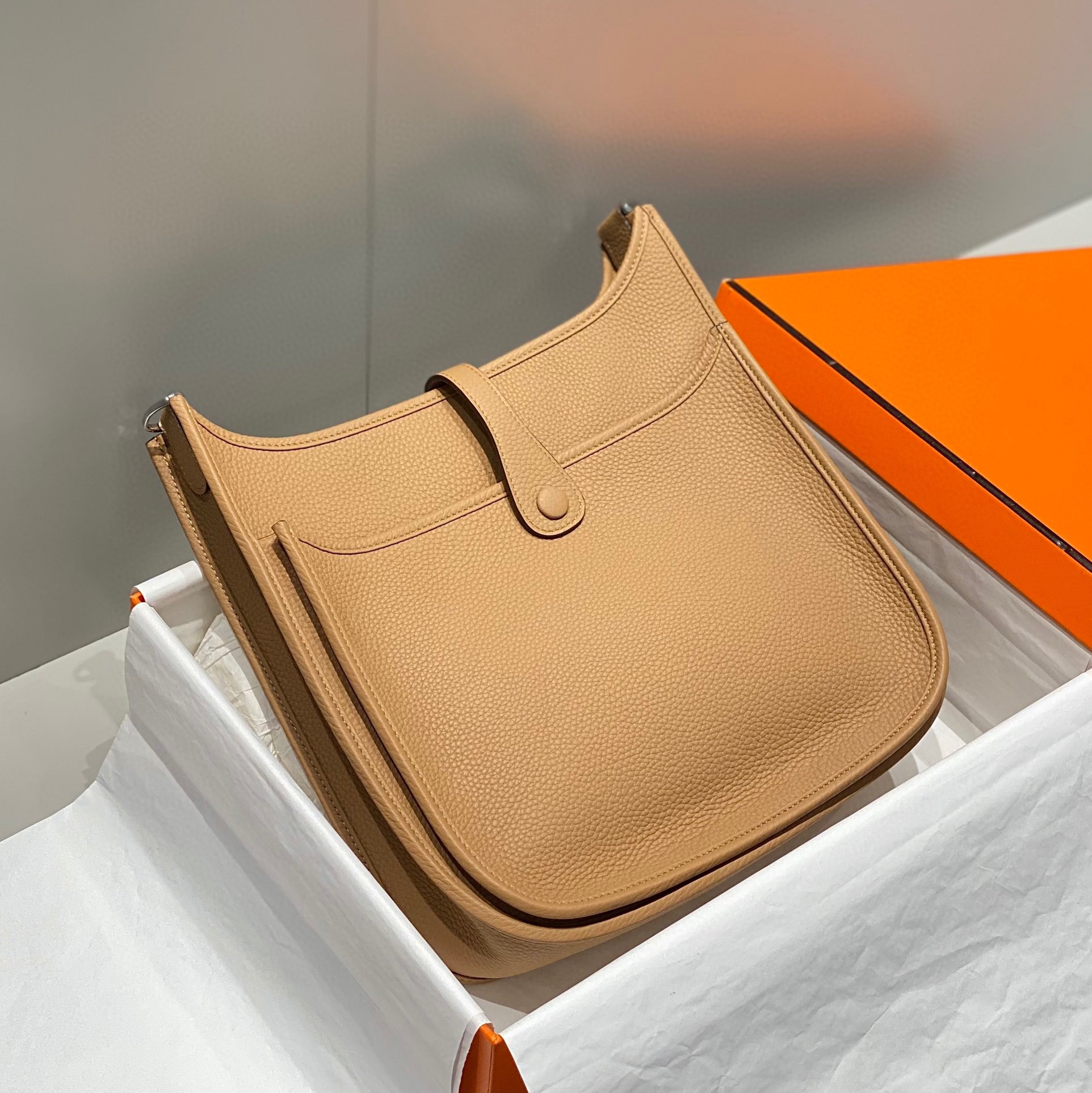 H**mes evelyne iii 29 bag in chai clemence leather
