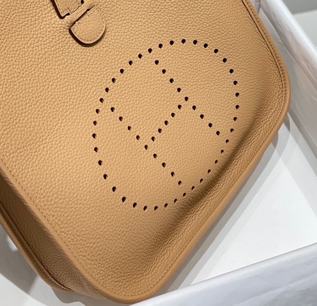 H**mes evelyne iii 29 bag in chai clemence leather