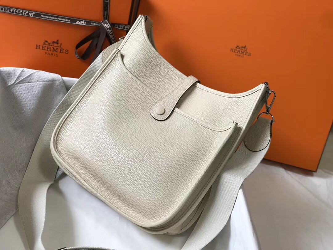 H**mes evelyne iii 29 pm bag in craie clemence leather