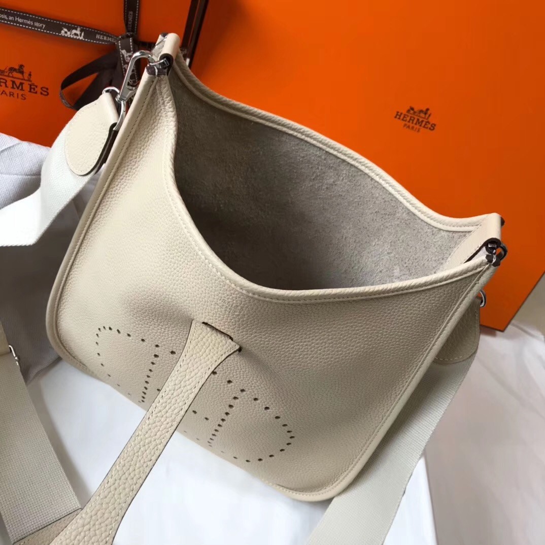 H**mes evelyne iii 29 pm bag in craie clemence leather